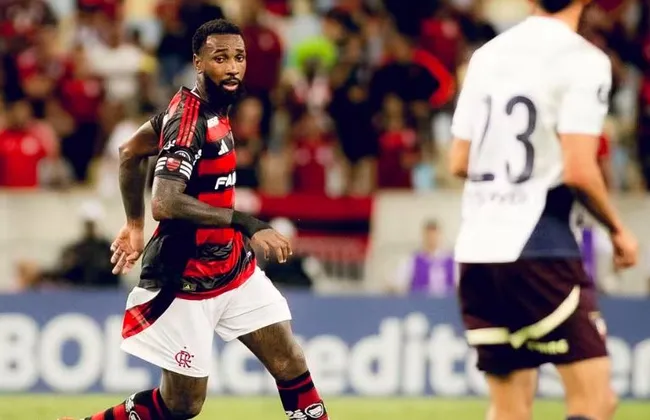 Imagem ilustrativa da imagem Após expulsão, Gerson revela desculpa a Erick Pulga: "Não sou maldoso"