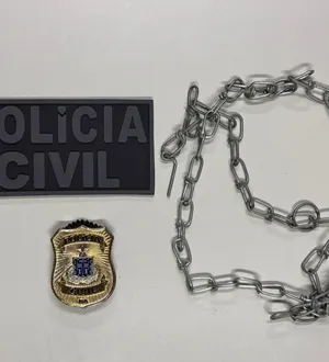 Imagem ilustrativa da imagem Polícia resgata mulher acorrentada pelo pescoço em cativeiro na Bahia