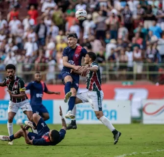 Imagem ilustrativa da imagem Jogador do Fluminense de Feira é expulso por morder adversário; veja