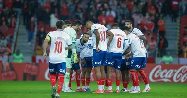 Imagem ilustrativa da imagem Bahia sofre virada do Internacional e dá adeus à Libertadores
