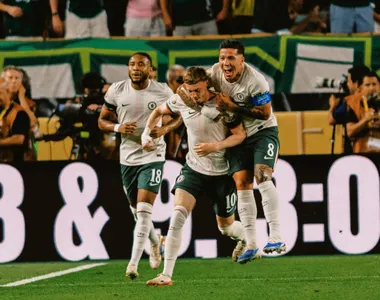 Cole Palmer festeja gol que abriu o placar nos Estados Unidos