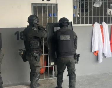 Agentes encurralaram os presos no Cojunto Penal de Eunápolis