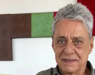 Chico Buarque já está em casa se recuperando