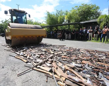 Polícia Civil do Estado da Bahia faz a destruição de 1.200 armas apreendidas