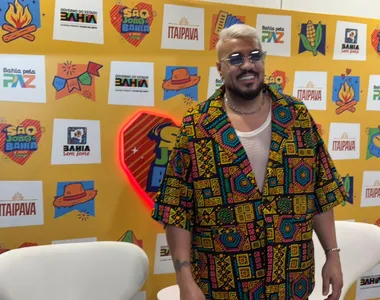 Belo anima Sanju no Parque de Exposições