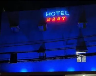 Best Hotel, em Cajazeiras, foi palco de uma situação incomum na noite de sábado (28)
