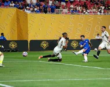 Pedro Neto marcou o primeiro gol da partida