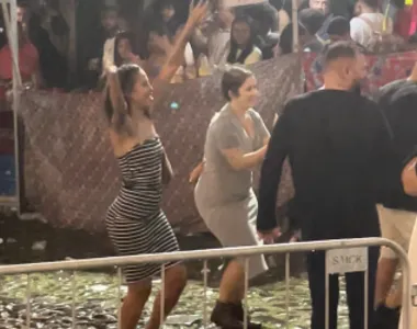 Público não se intimidou com a chuva