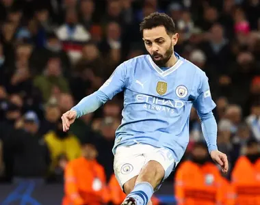 Bernardo Silva elogia Flamengo e diz que time está acima de outros brasileiros