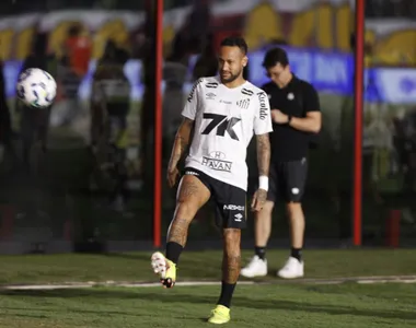 Passagem de Neymar por Salvador foi marcada por alvoroço e tietagem