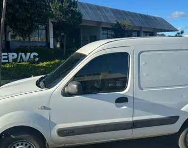 Furgão utilizado pelos ladrões