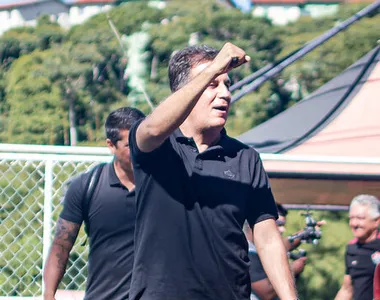 Presidente do Vitória garante candidatura a pesidencia