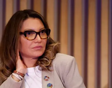 Janja esteve presente no velório de Juliana Marins