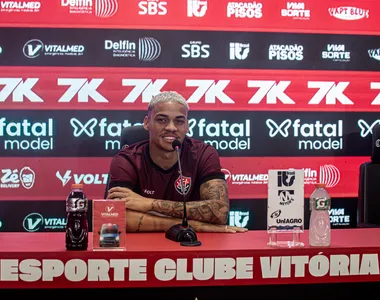 Maykon Jesus, lateral-esquerdo do Vitória
