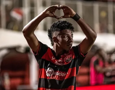 Alisson Santos é cria da base do Vitória
