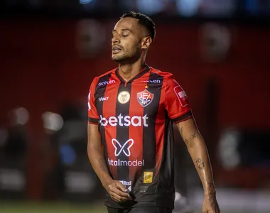 Atleta jogou pelo Vitória em 2023 e 2024