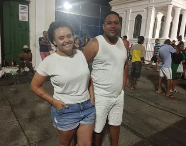 Thaislane e seu marido, moradores do bairro
