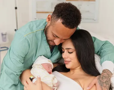 Mel é a quarta filha de Neymar