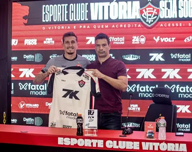 Thiago Couto é apresentado pelo Vitória