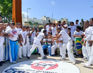 Vão rolar espetáculos de capoeira como maculelê