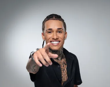 Cantor Theuzinho está estourado