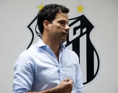 Gustavo trabalhou no Santos