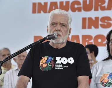 Senador na reinauguração do zoológico de Salvador