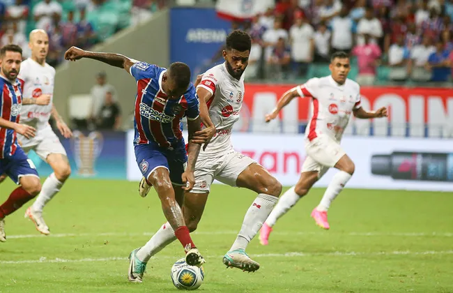 Imagem ilustrativa da imagem Bahia encara o Náutico para manter escrita histórica na Fonte