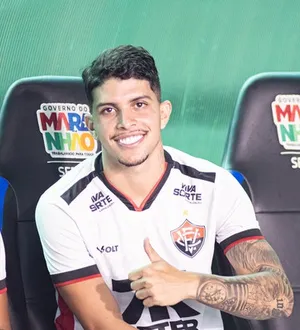 Imagem ilustrativa da imagem Vitória rescinde contrato com atacante pouco aproveitado