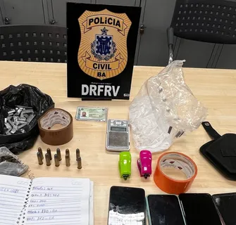 Imagem ilustrativa da imagem Suspeito de tráfico tenta fugir, mas toma baque da polícia