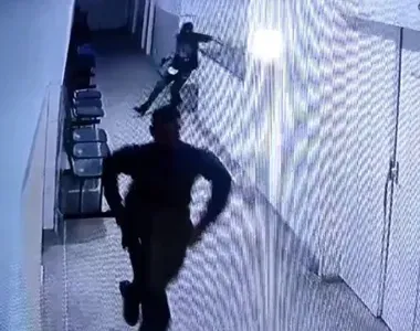 Cêmeras de segurança gravaaram toda a ação dos bandidos