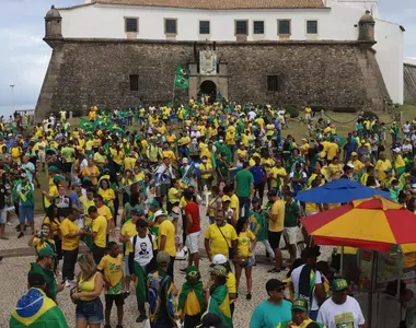 Concentração de bolsonaristas no Farol da Barra