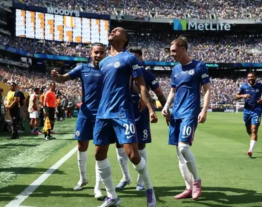 João Pedro, atacante brasileiro, comemorando gol marcado pelo Chelsea