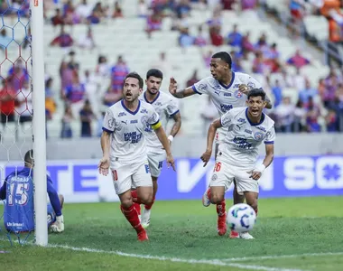 Lances analisados  pelo VAR durante jogo entre Fortaleza e Bahia foram divulgados