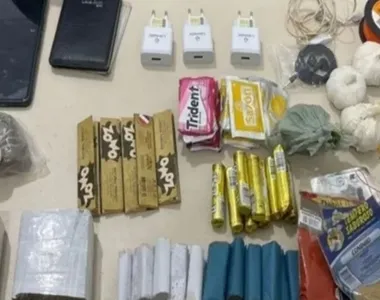 Material apreendido pelos policiais