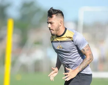 Marco chegou a atuar no profissional do Criciúma