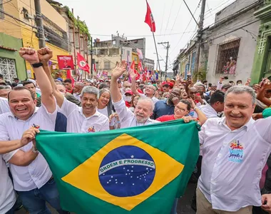 Lula esteve presente no desfile do 2 de Julho