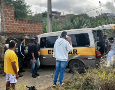 Veículo invadiu uma residência