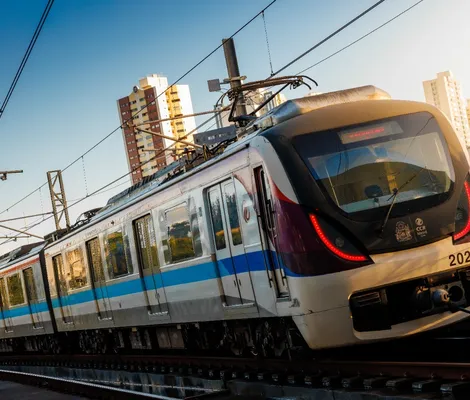Imagem ilustrativa da imagem Se ligue! CCR Metrô Bahia abre vaga para auxiliar de serviços gerais