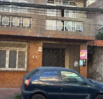 Imagem ilustrativa da imagem Sem alma! Homem esfaqueia, mata e dorme ao lado de namorada na Ribeira