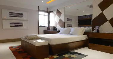Imagem ilustrativa da imagem Assista: mulher flagra o marido na cama do motel com político