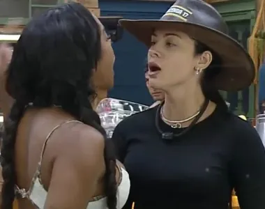 Carol Lekker e Rayane Figliuzzi brigaram