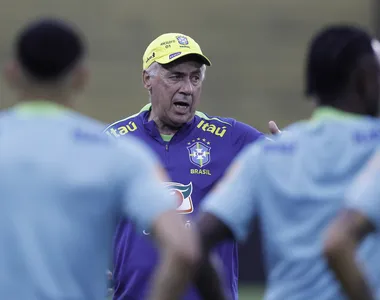 Carlo Ancelotti mira jogadores do Bahia em visita à Fonte Nova