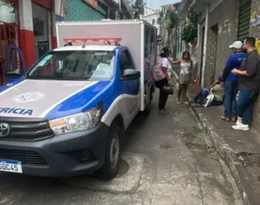 Suspeito morreu no local