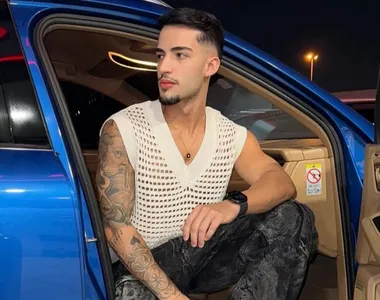 Ryan acompanhava o amigo em viagem na Grécia