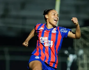Wendy Carballo comemorando gol do Bahia no Carneirão