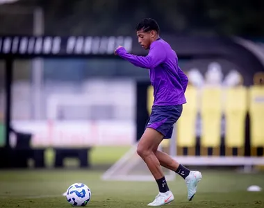 Kauê Furquim, de 16 anos, ganhou chances em treinos do profissional do Corinthians
