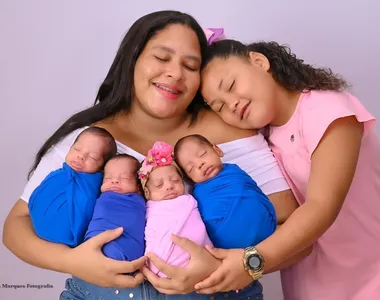 Maria Stephanie e seus cinco filhos