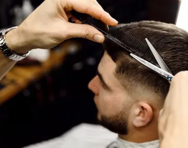 Clientes podem cortar o cabelo por 2 quilos de alimento