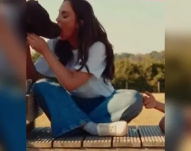 Beijo deu o que falar na internet